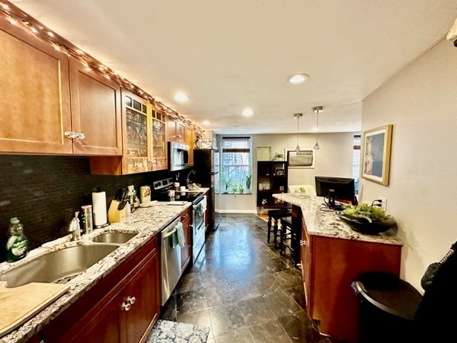 61 Salem Street 3