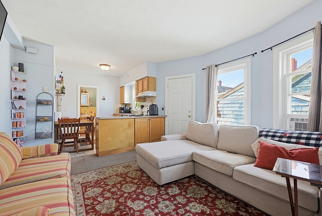 15 Kenneson Rd
