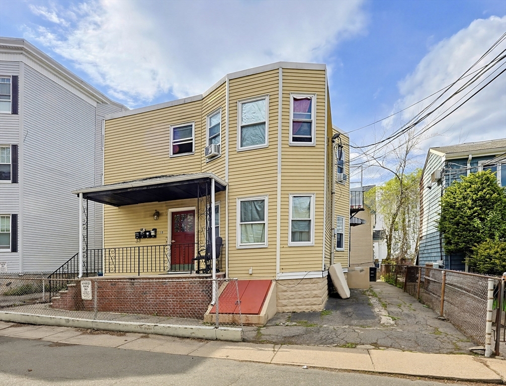 15 Kenneson Rd