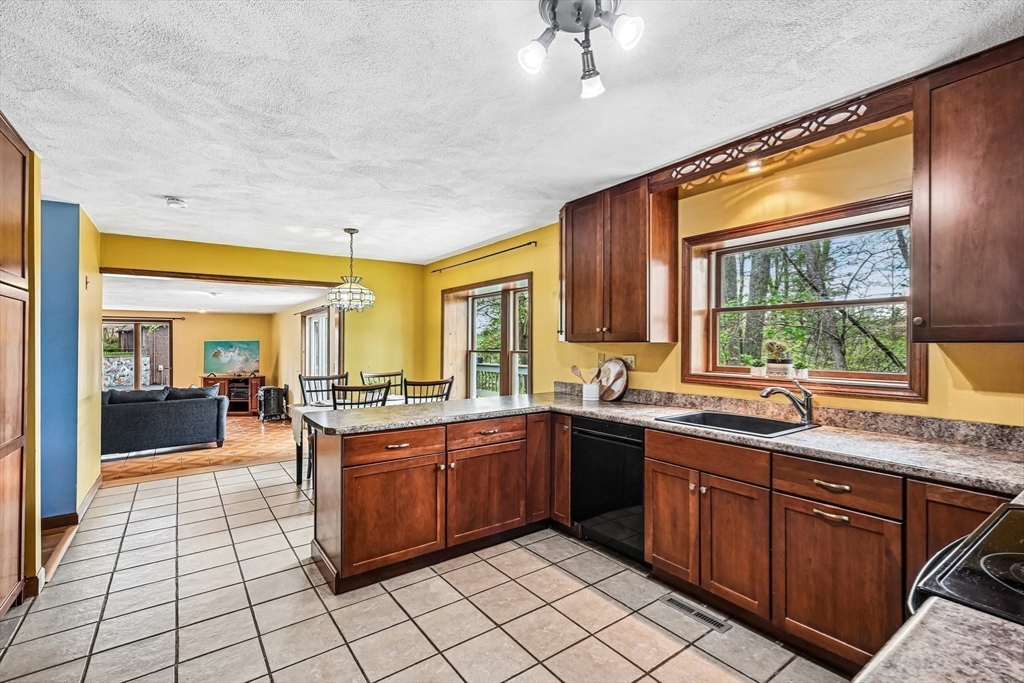 20 Crestwood Rd, North Reading, MA Photo #14