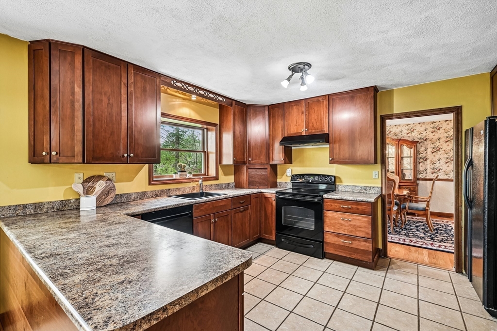 20 Crestwood Rd, North Reading, MA Photo #12