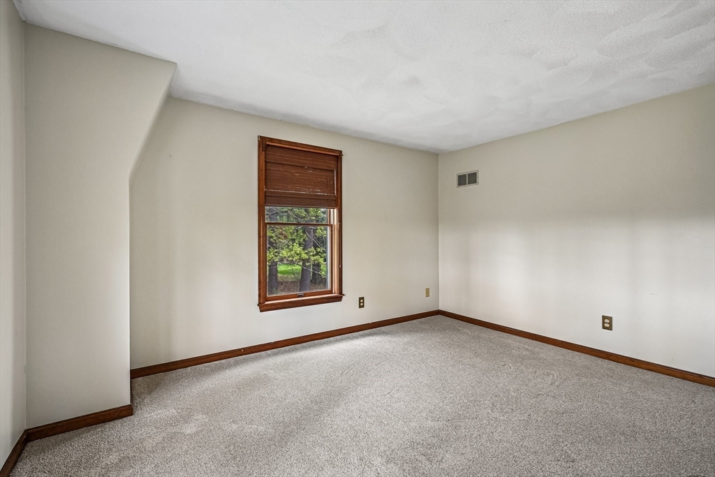 20 Crestwood Rd, North Reading, MA Photo #25