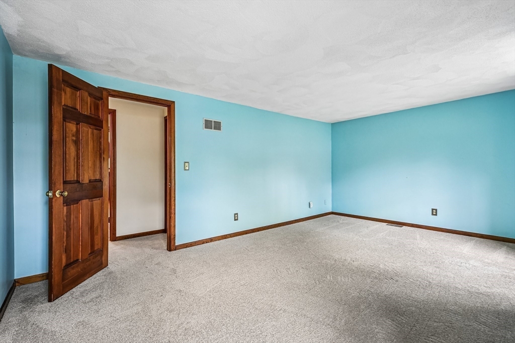 20 Crestwood Rd, North Reading, MA Photo #33