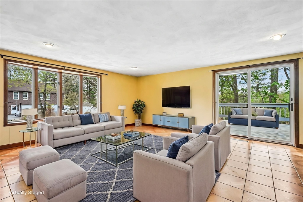 20 Crestwood Rd, North Reading, MA Photo #7