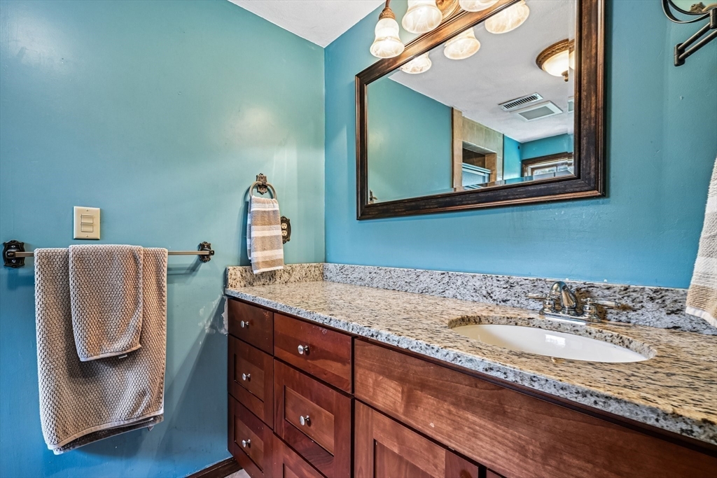 20 Crestwood Rd, North Reading, MA Photo #36