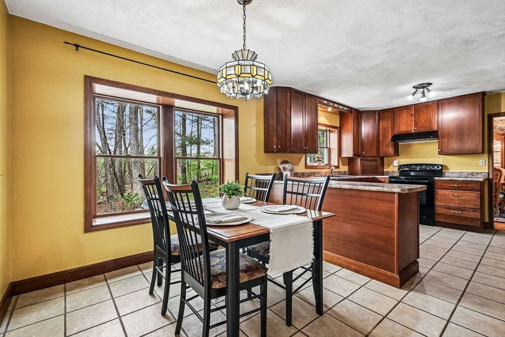 20 Crestwood Rd, North Reading, MA Photo #10