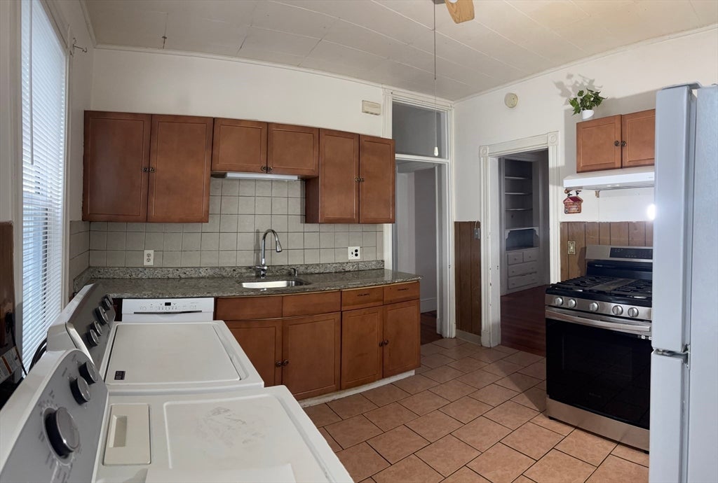 427 Winthrop St #1, Winthrop, MA Photo #3