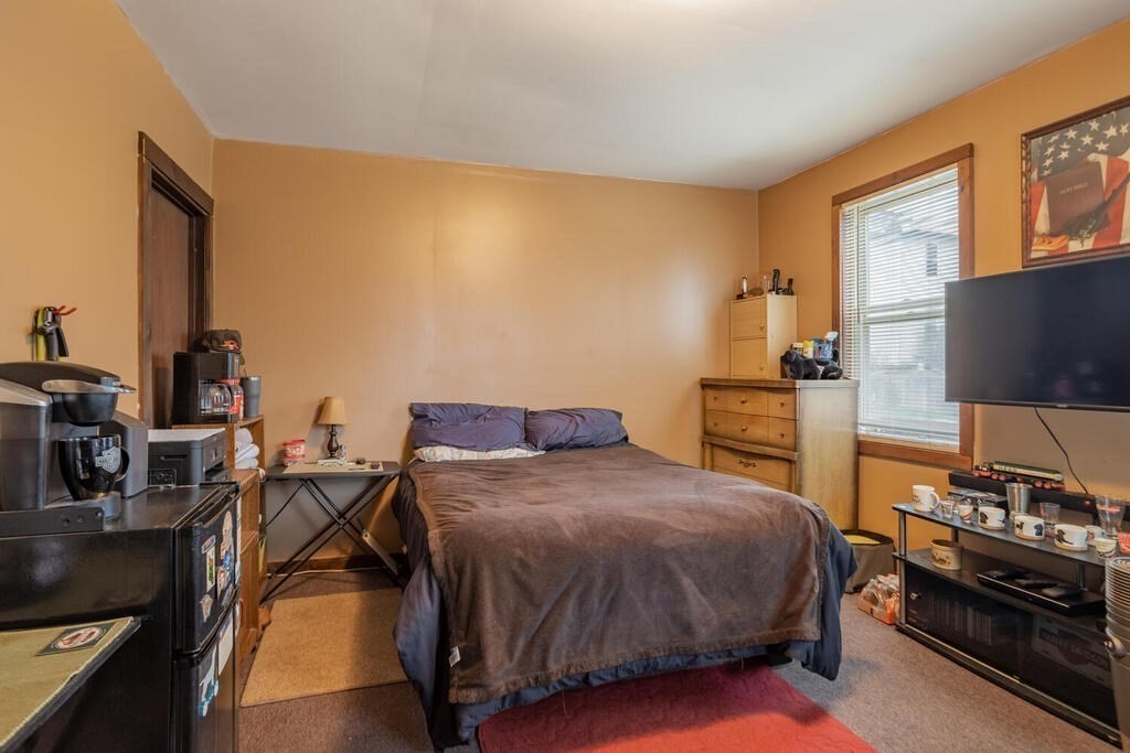 48 Pleasant St