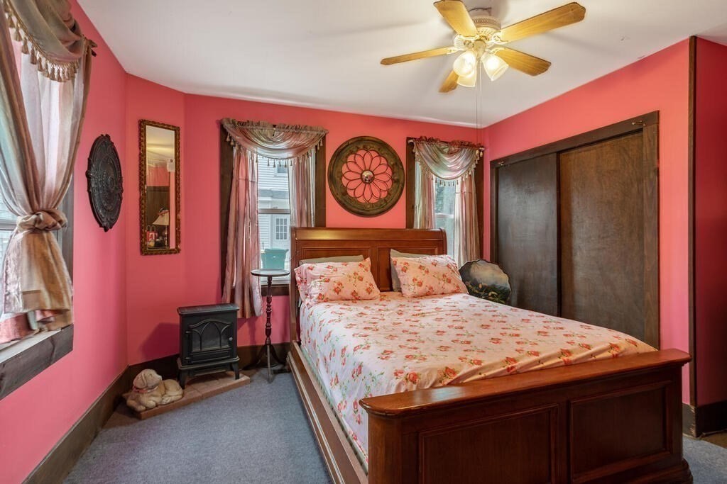 48 Pleasant St