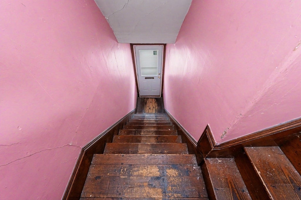 256 University Ave, Lowell, MA, 256 University Ave, Lowell, MA Photo #33