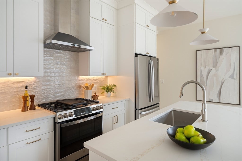 28 Swan Ave #1, Boston, MA Photo #12