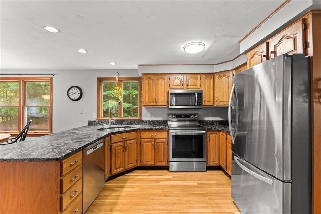25 Twin Diamond Dr