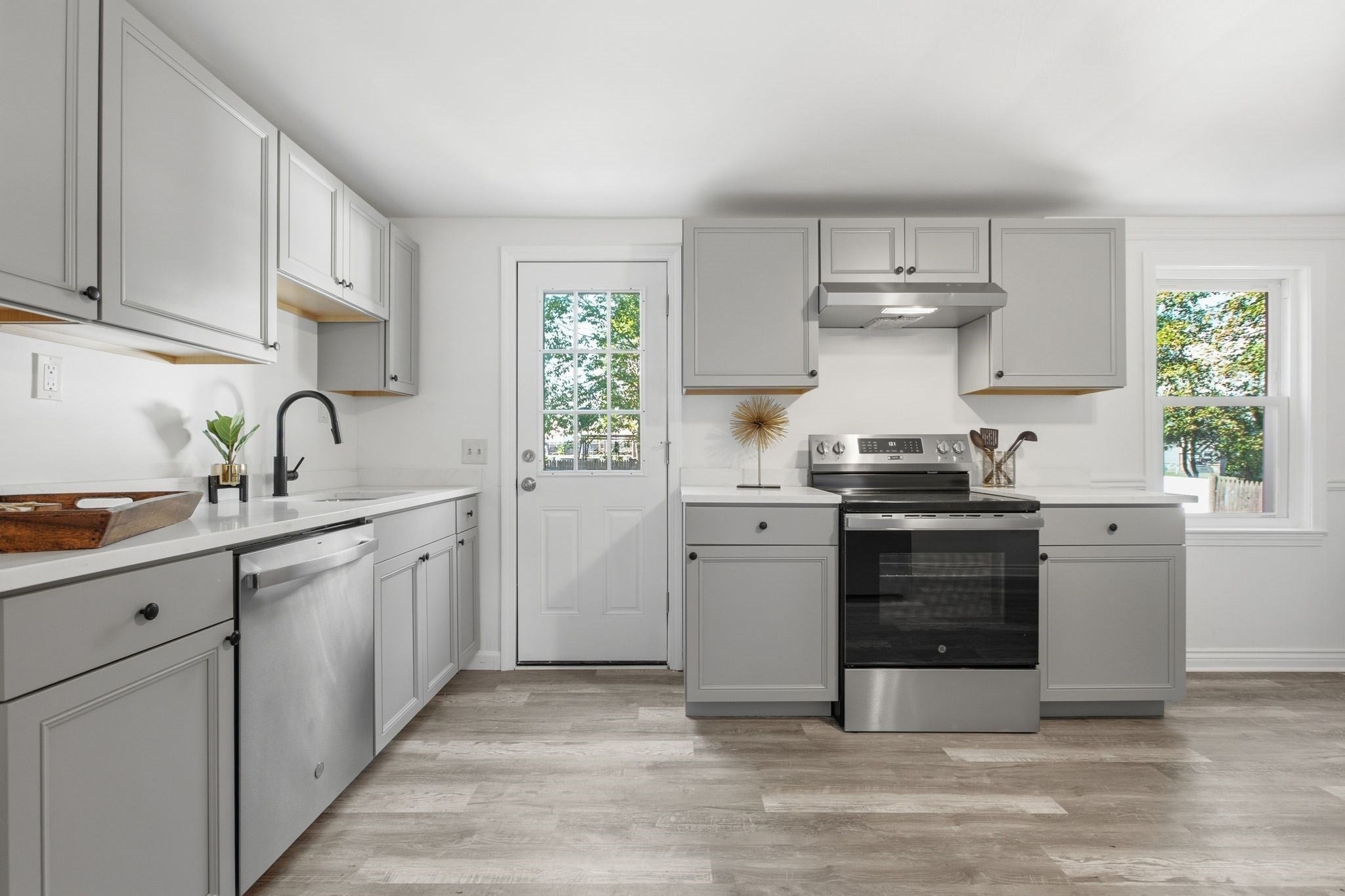 25 Lynn St #B, Peabody, MA, 25 Lynn St #B, Peabody, MA Photo #4