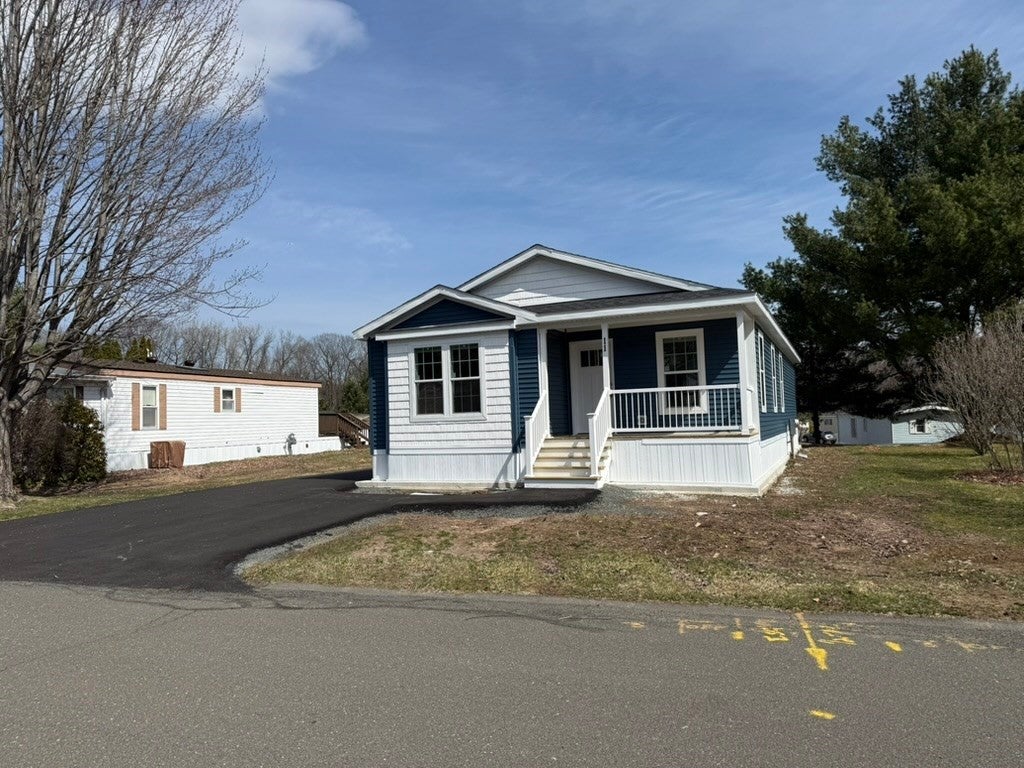 16 Asher Lane