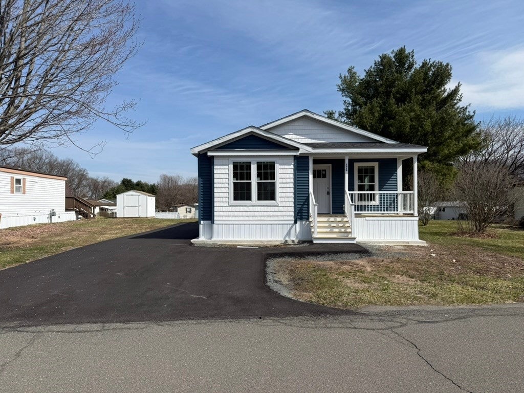 16 Asher Lane