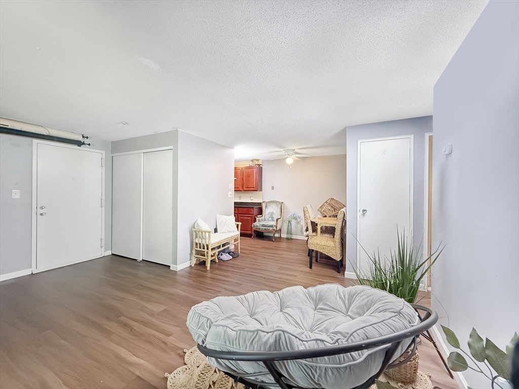 7 Village Rock Ln 2
