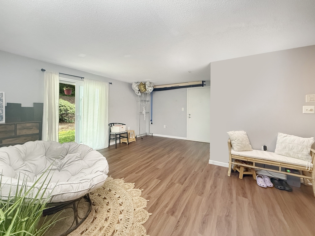 7 Village Rock Ln 2
