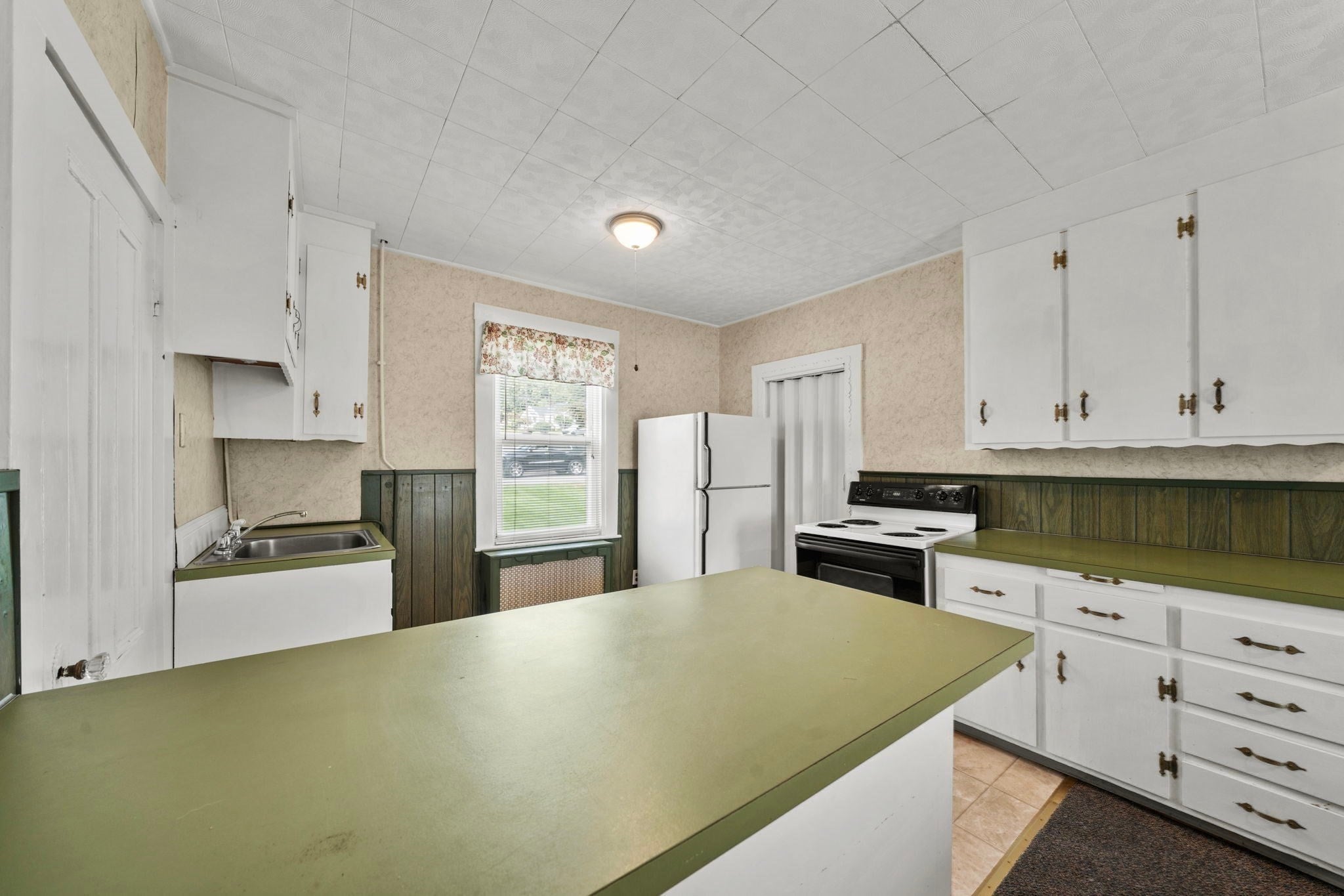76 Harrison Ave, Woburn, MA Photo #13