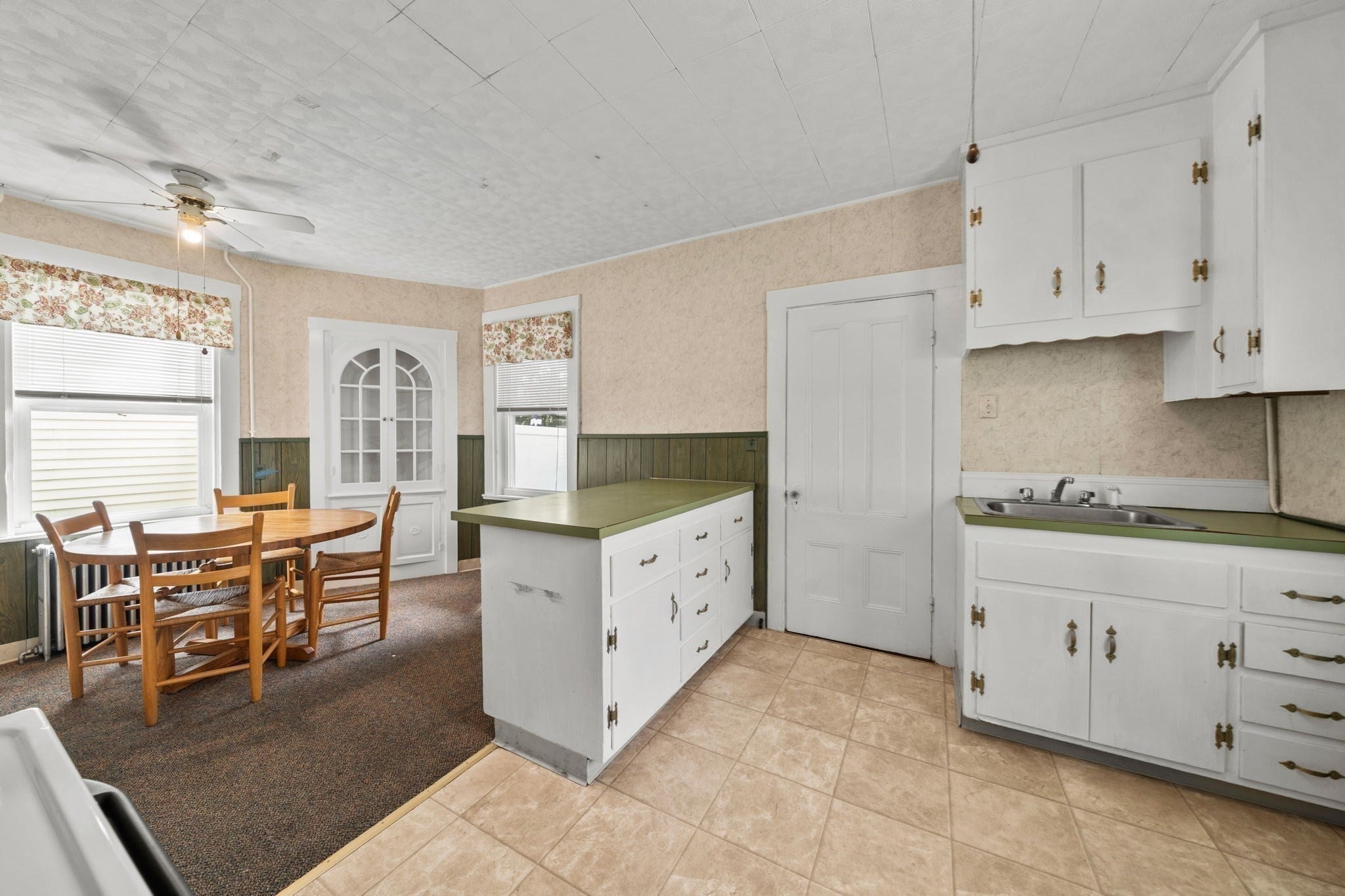 76 Harrison Ave, Woburn, MA Photo #11