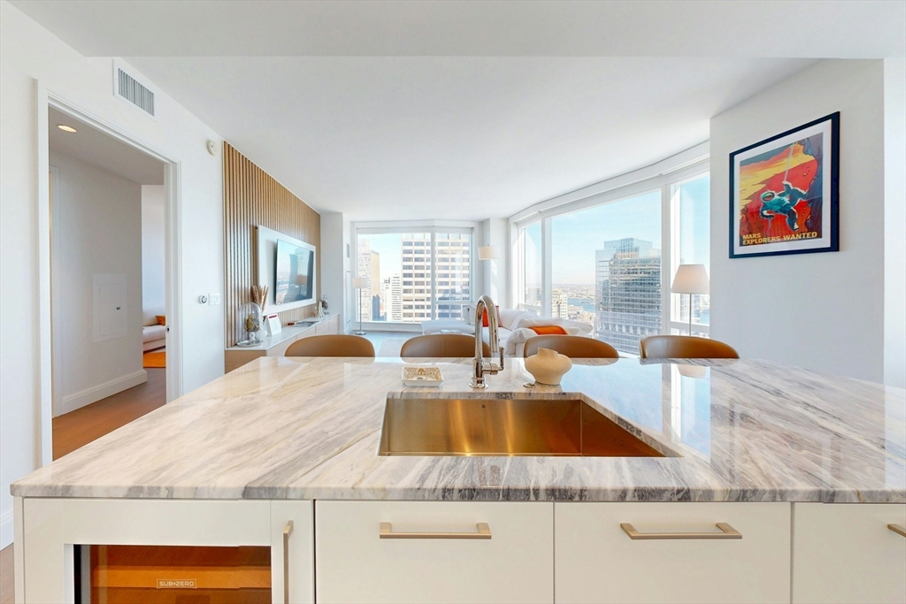 240 Devonshire St 3912