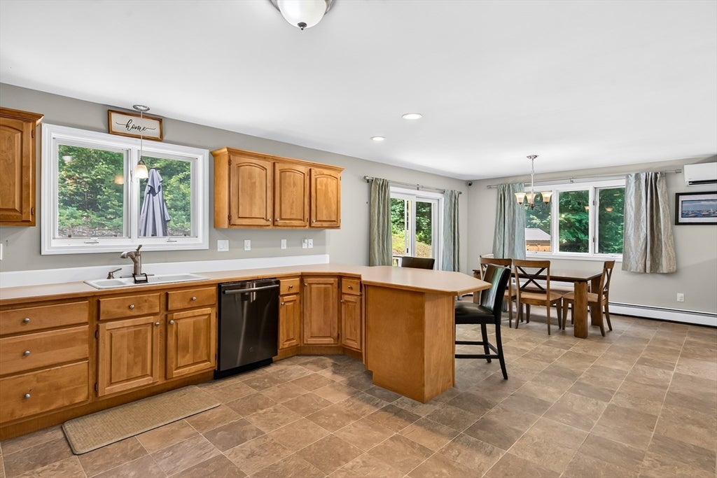 170 Queen Lake Rd
