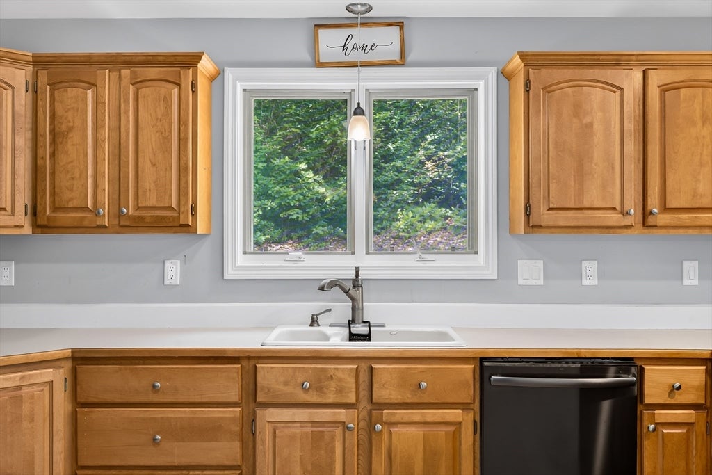 170 Queen Lake Rd