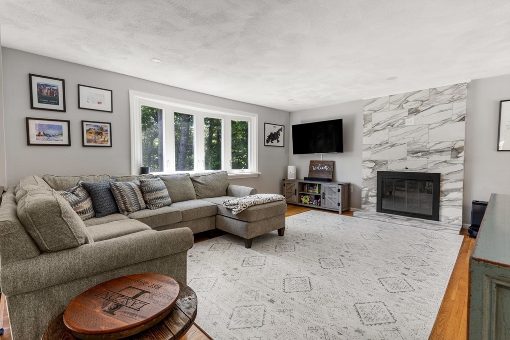 199 Ash St, Hopkinton, MA, 199 Ash St, Hopkinton, MA Photo #5