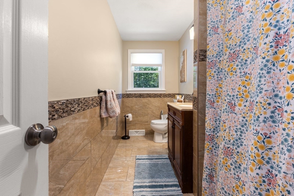199 Ash St, Hopkinton, MA, 199 Ash St, Hopkinton, MA Photo #7