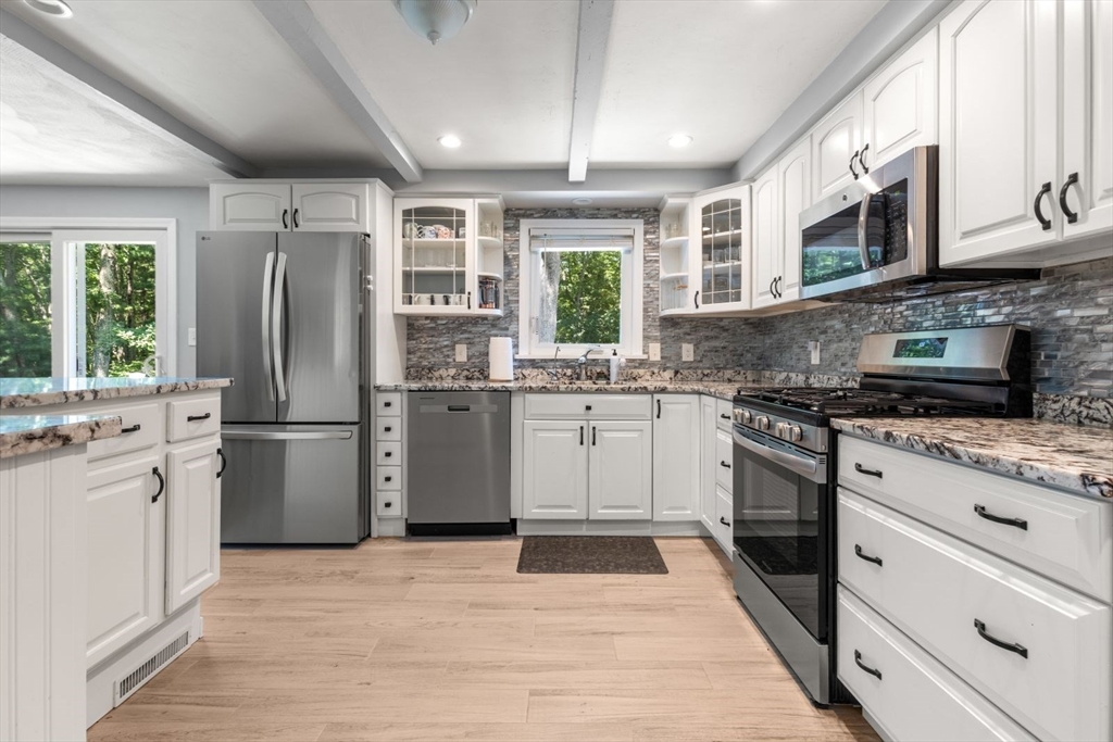 199 Ash St, Hopkinton, MA, 199 Ash St, Hopkinton, MA Photo #3