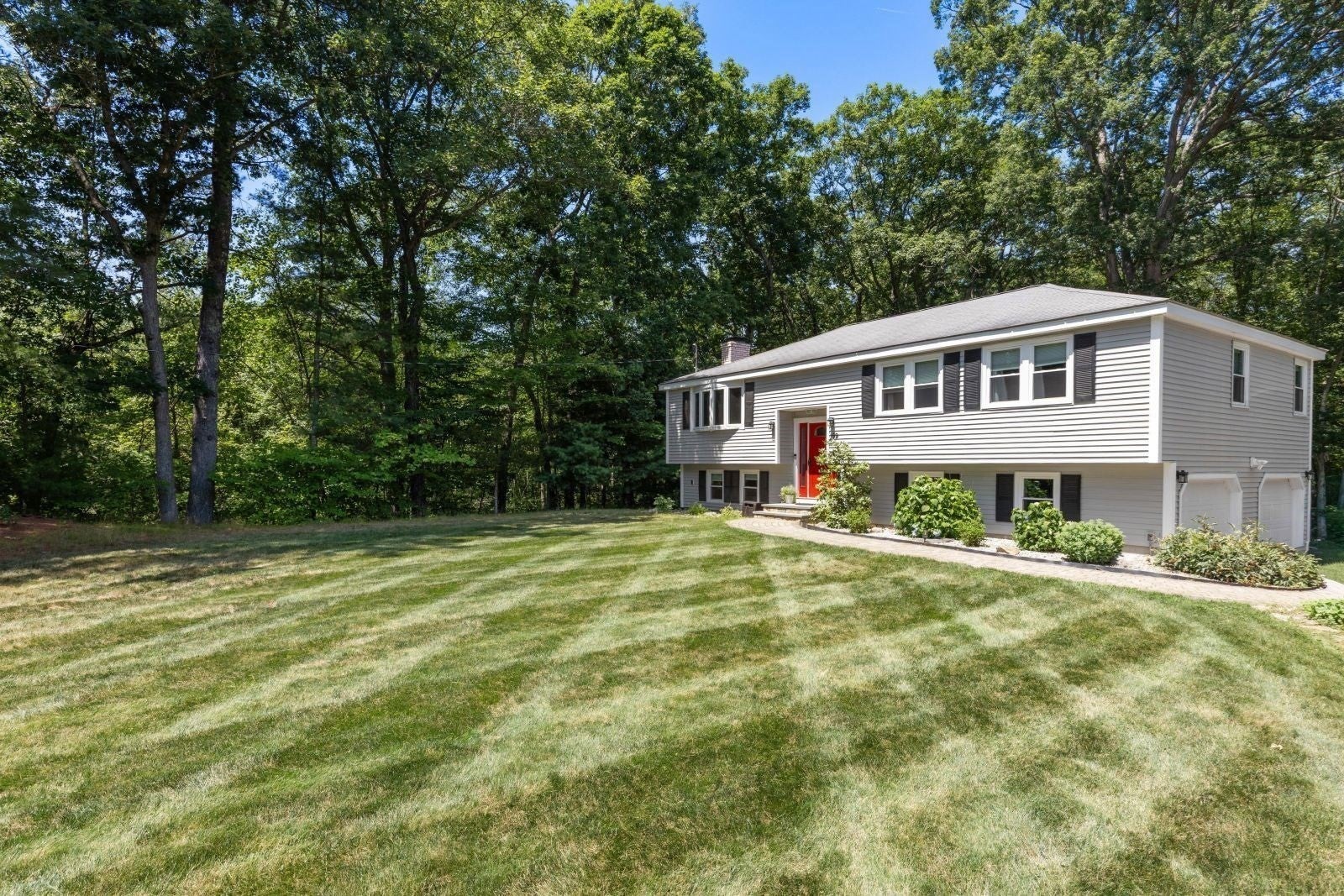 199 Ash St, Hopkinton MA 01748