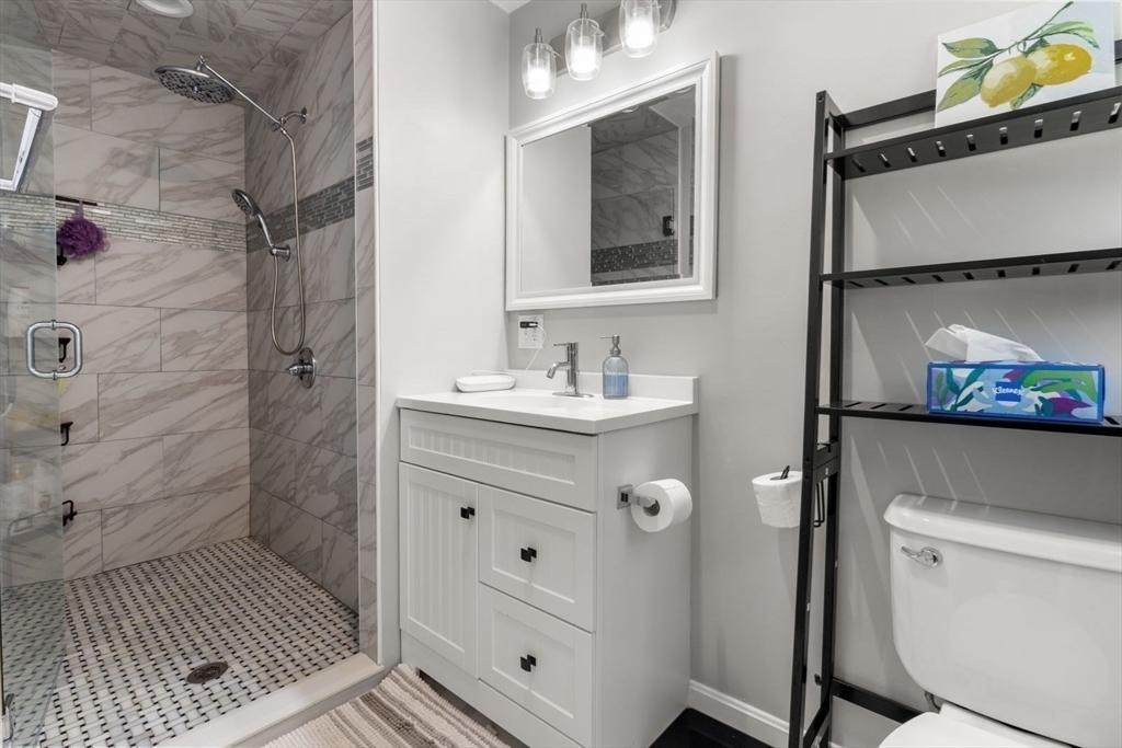 199 Ash St, Hopkinton, MA, 199 Ash St, Hopkinton, MA Photo #10
