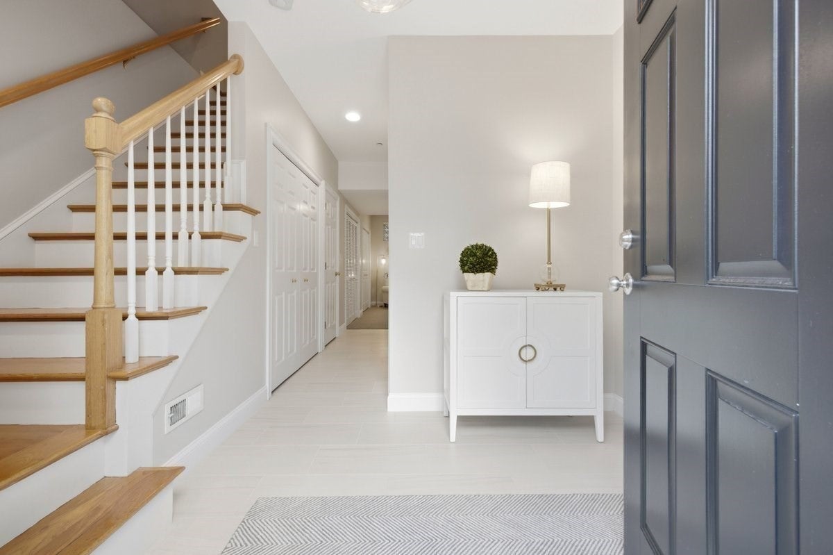 923 Lagrange ST #923, Boston, MA Photo #5