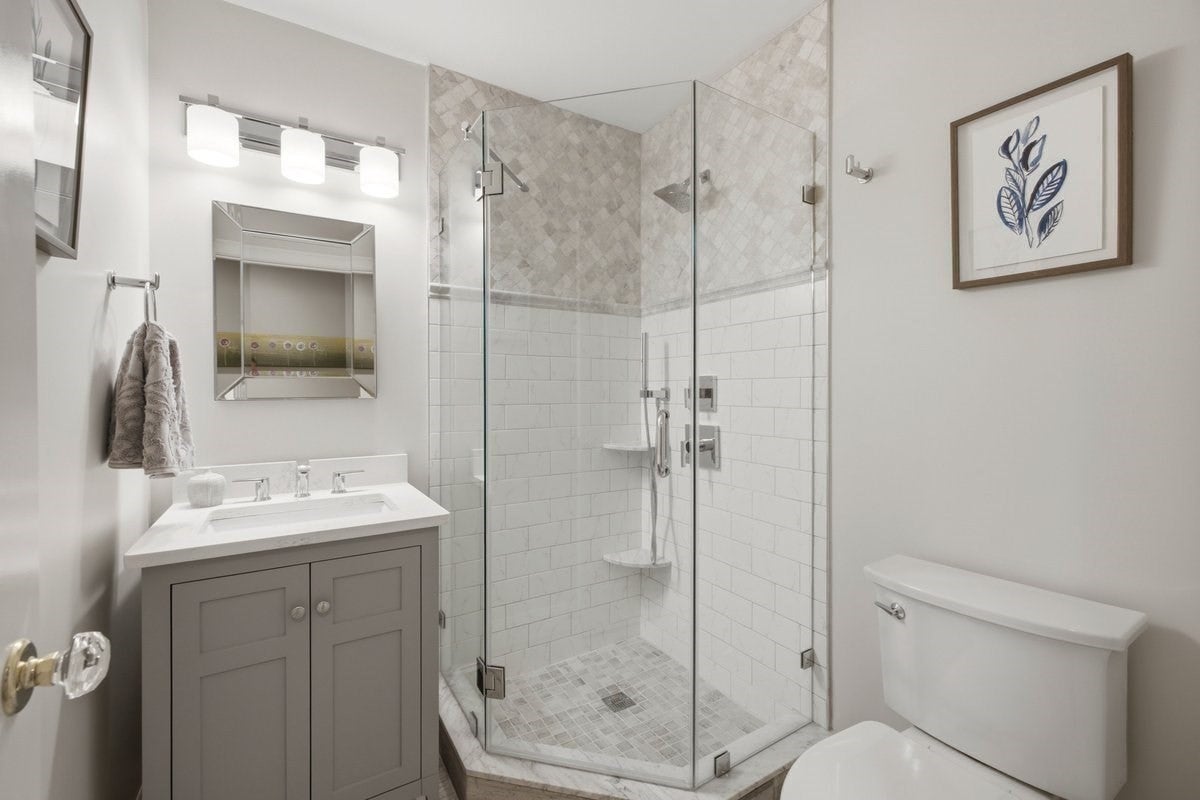 923 Lagrange ST #923, Boston, MA Photo #33