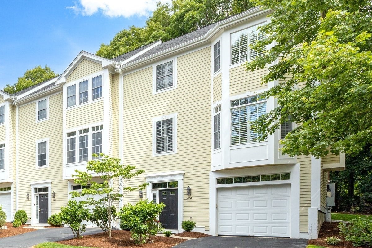 923 Lagrange ST #923, Boston, MA Photo #4