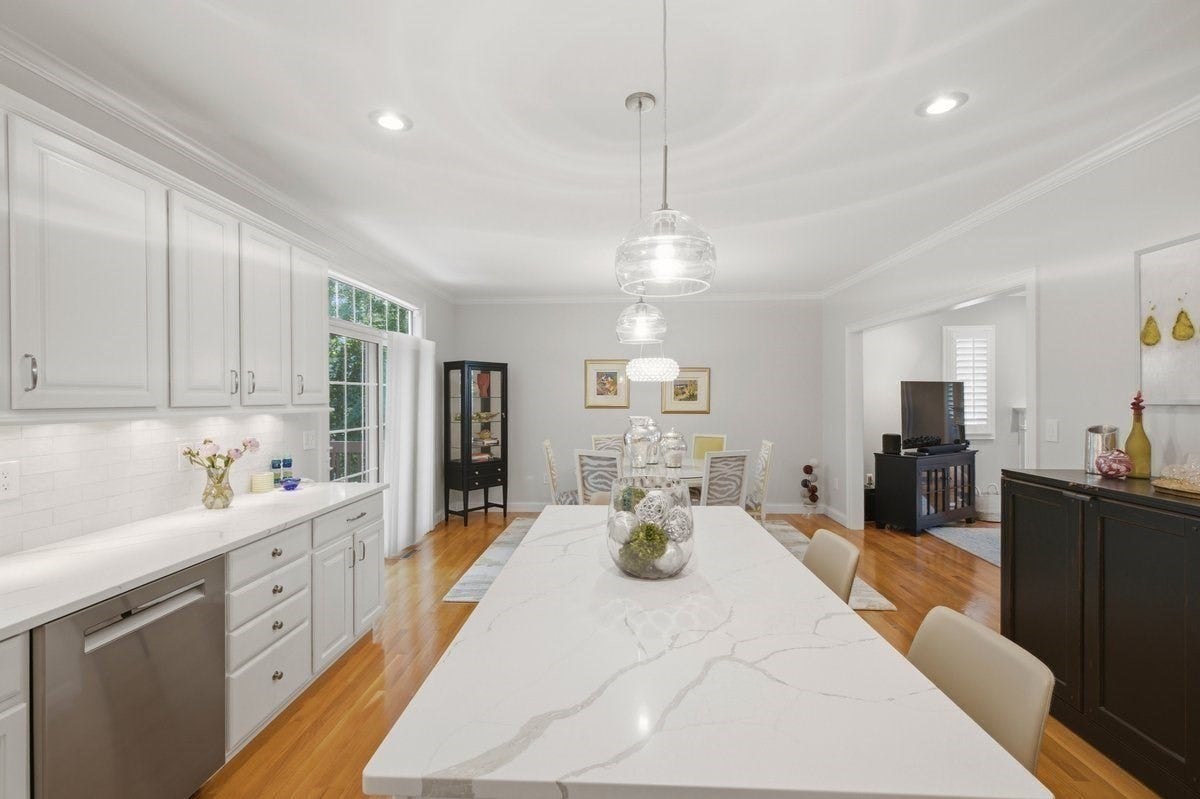 923 Lagrange ST #923, Boston, MA Photo #9