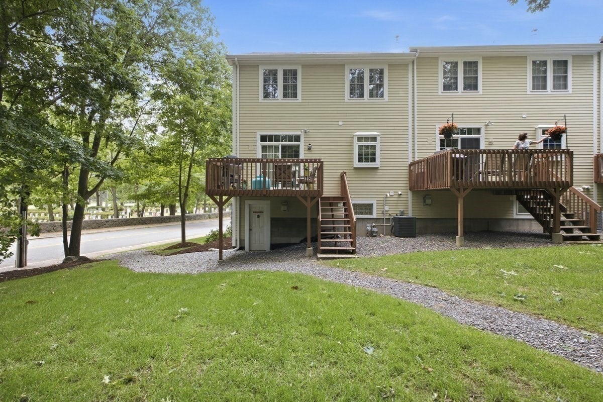 923 Lagrange ST #923, Boston, MA Photo #40