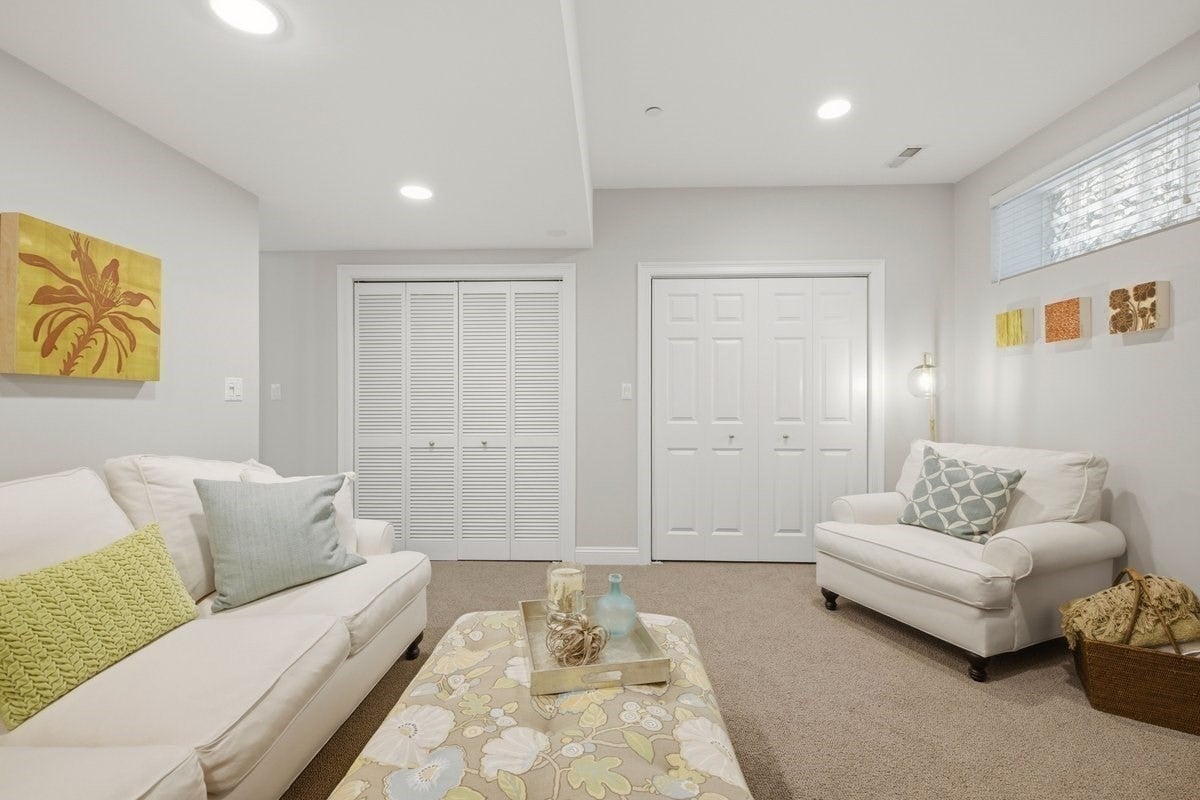 923 Lagrange ST #923, Boston, MA Photo #36