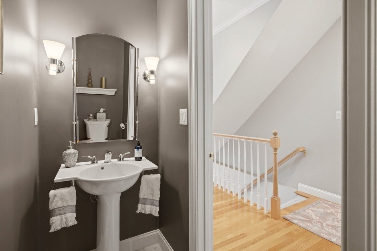 923 Lagrange ST #923, Boston, MA Photo #20