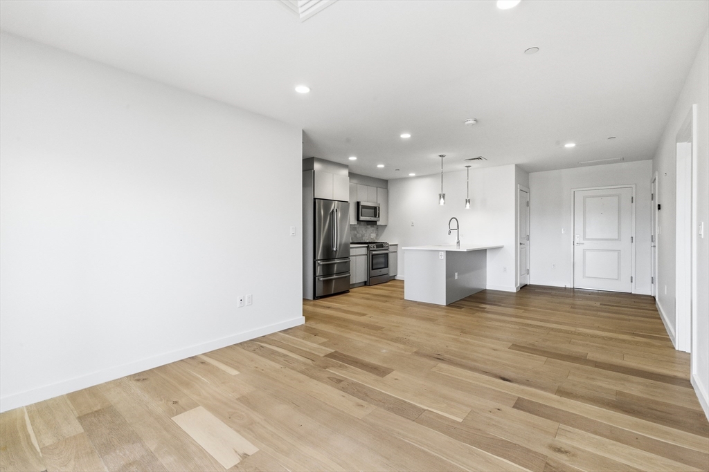 16 Boardman St 202