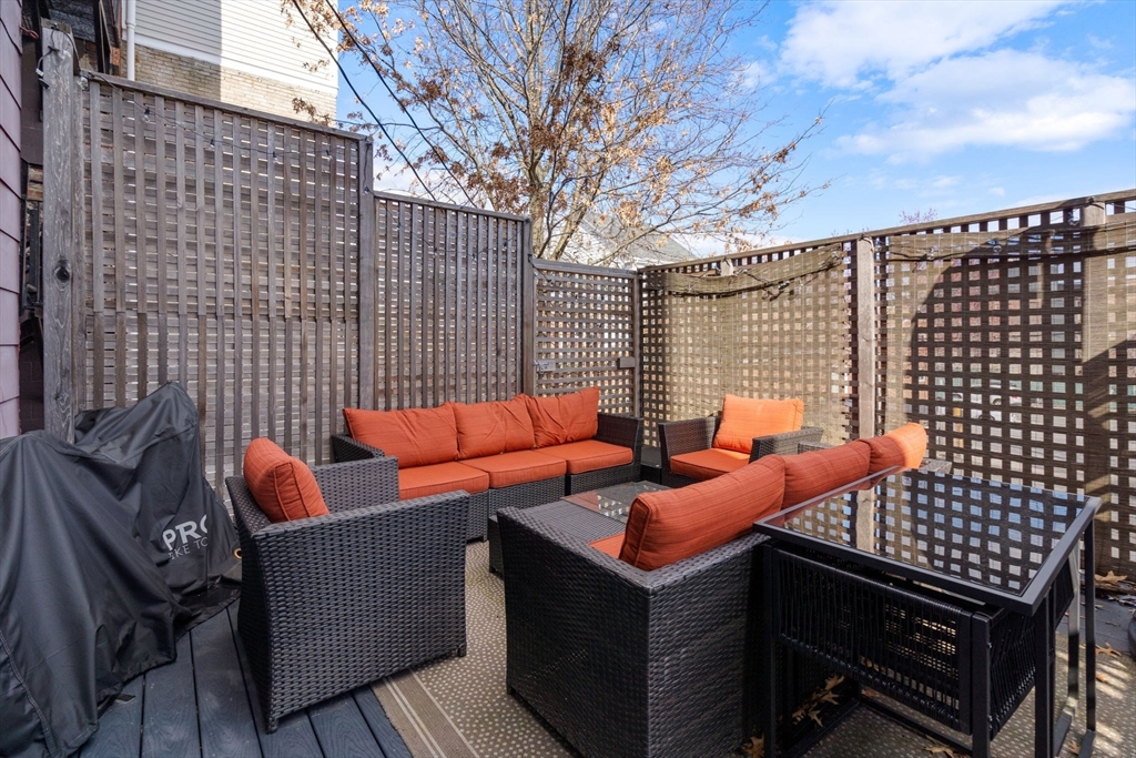 63 Maverick Square 5