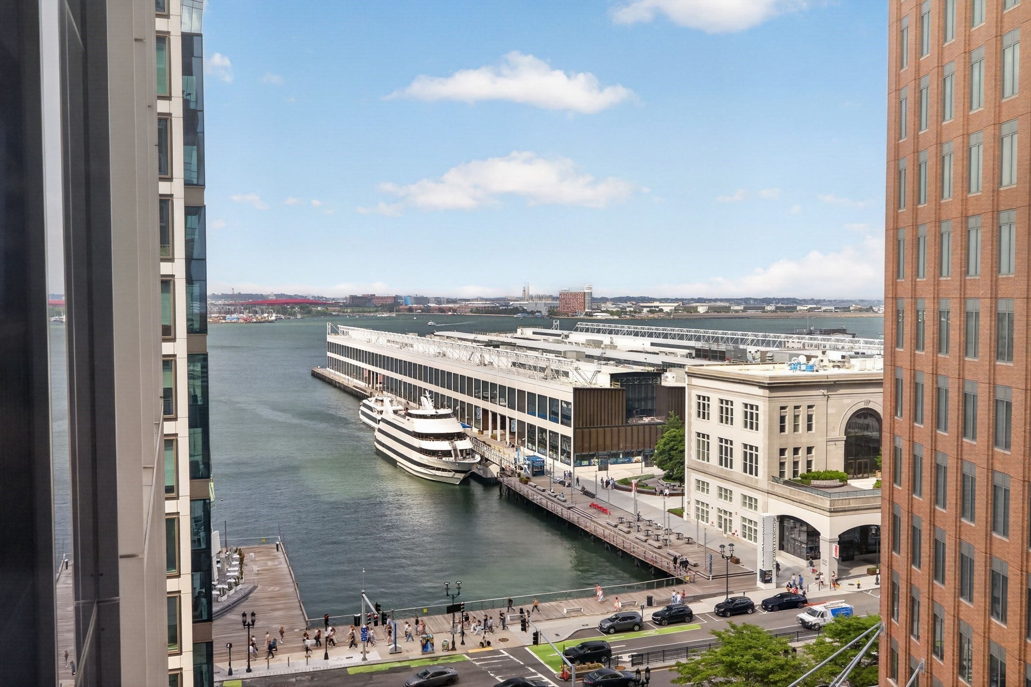135 Seaport Blvd