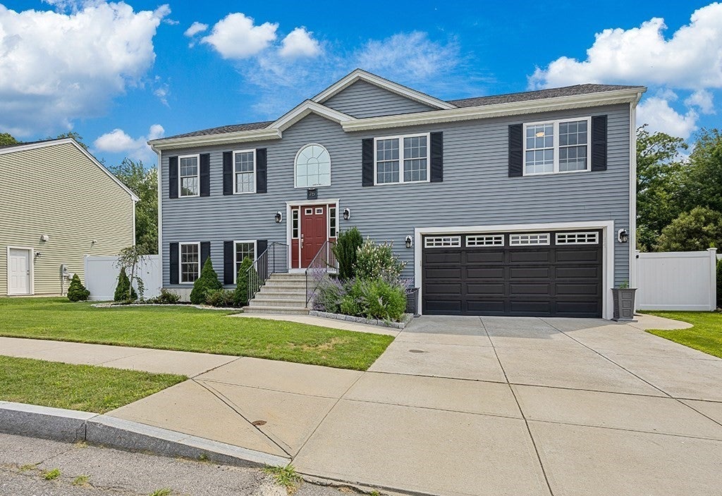 76 Seth Daniel Dr