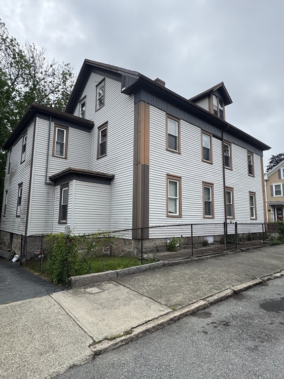 199 Maxfield St