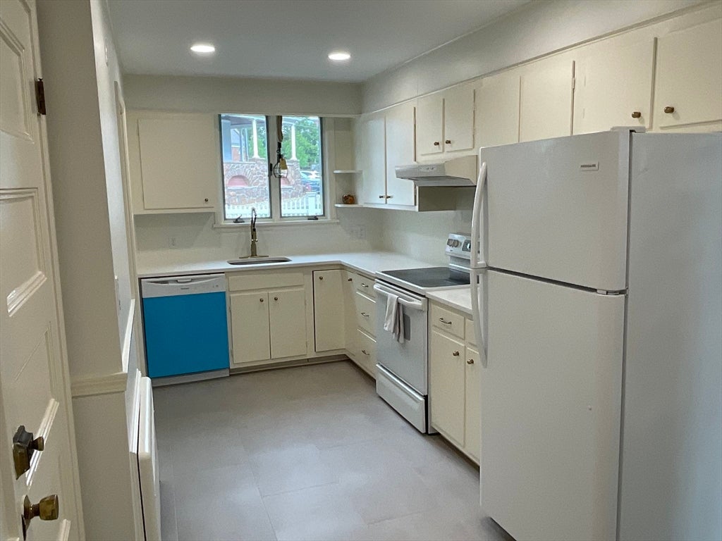 84 Humphrey ST #1R, Swampscott, MA, 84 Humphrey ST #1R, Swampscott, MA Photo #4