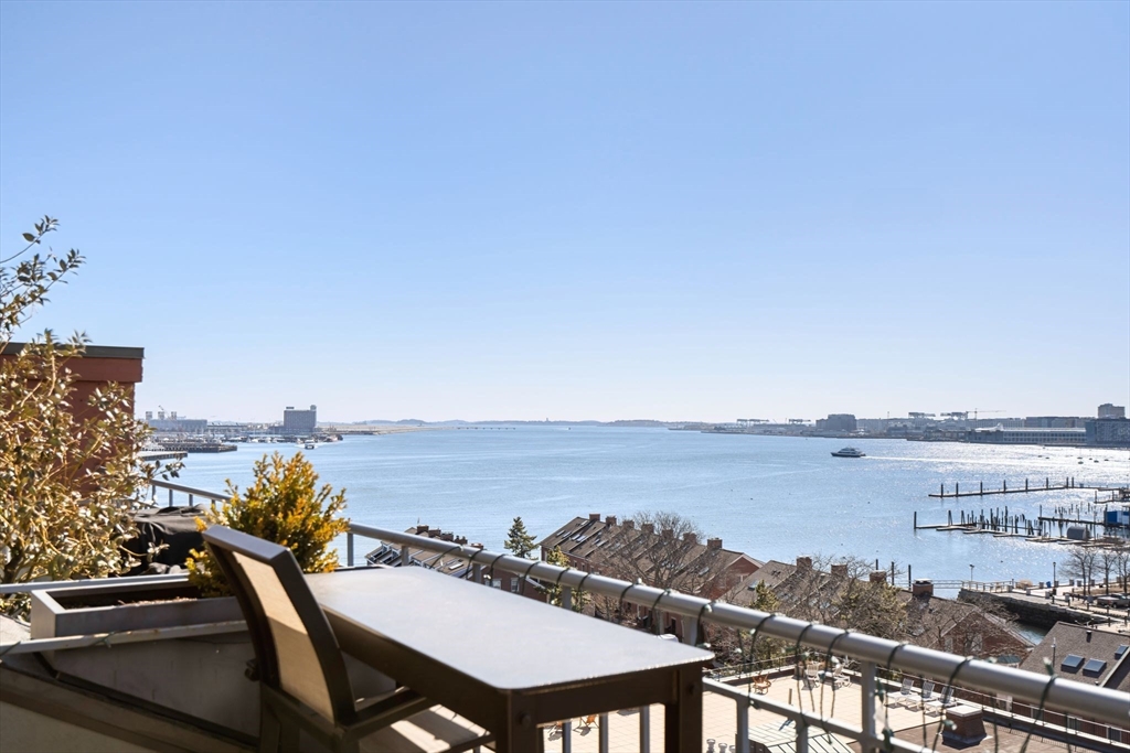 357 Commercial St 720