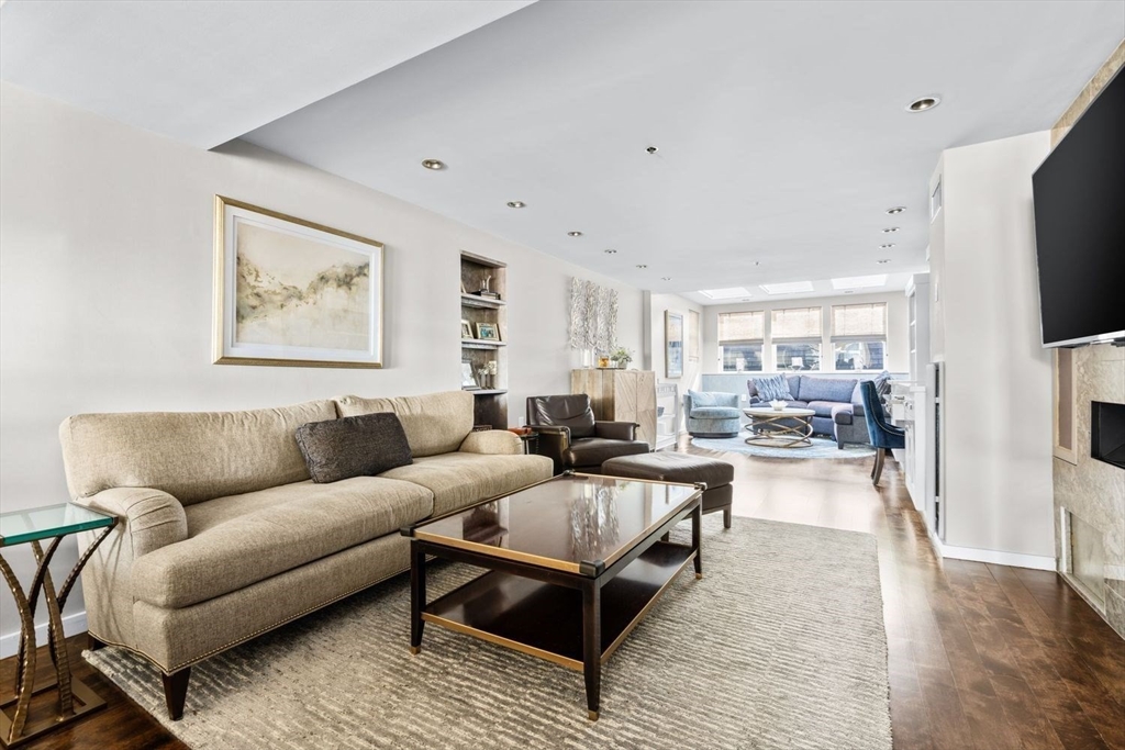 357 Commercial St 720