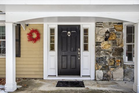 11 Smokerise Dr Chelmsford MA 01824