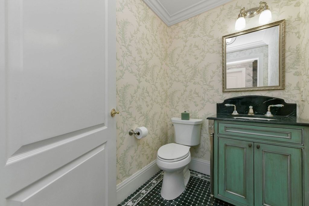 Boston, Massachusetts 02116, United States, 3 Bedrooms Bedrooms, ,3 BathroomsBathrooms,Residential,Active,203980