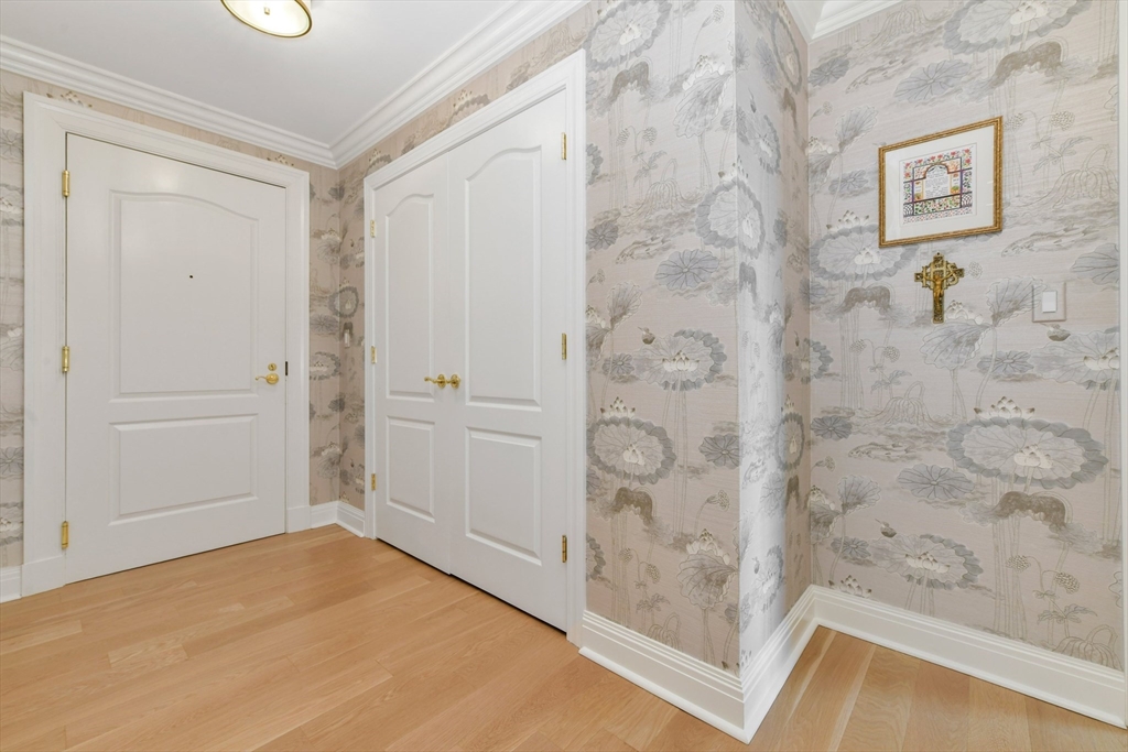 Boston, Massachusetts 02116, United States, 3 Bedrooms Bedrooms, ,3 BathroomsBathrooms,Residential,Active,203980