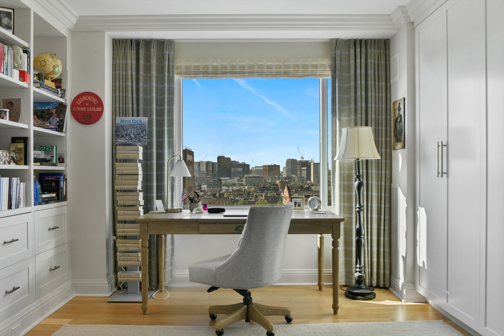 Boston, Massachusetts 02116, United States, 3 Bedrooms Bedrooms, ,3 BathroomsBathrooms,Residential,Active,203980